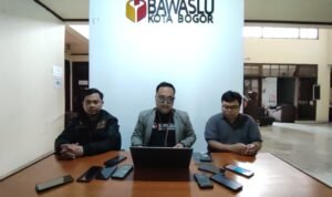 Koordinator Divisi Hukum dan Penyelesaian Sengketa, Firman Wijaya Koordinator Divisi Hukum dan Penyelesaian Sengketa, Firman Wijaya