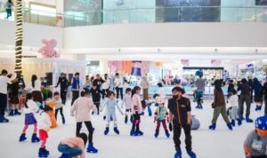 Libur Natal dan tahun baru akan segera tiba, Cibinong City Mall hadirkan kembali wahana ice skating