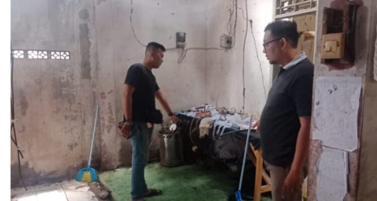 Pada hari Jumat tanggal 13 Desember 2024 sekira jam 11.20 wib di CV.SULAIMAN PERKASA alamat Kp.Babakan Wetan Rt.008/003 Ds.Babakan Kec.Ciseeng,Kab.Bogor, adanya laporan meledaknya setrika uap meledak mengakibatkan salah satu pegawai terkena ledakan dan meninggal dunia.