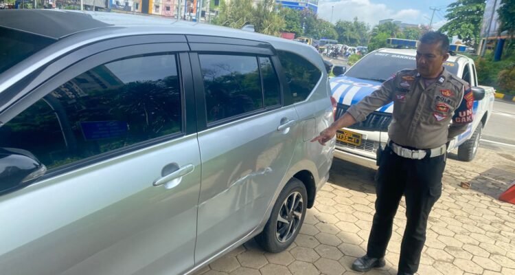 kendaraan Suzuki Carry dengan nomor polisi F-8211-GP dan Daihatsu Sigra dengan nomor polisi B-2507-POX. Berdasarkan hasil penyelidikan sementara, kecelakaan ini diduga berawal dari aksi pencurian kendaraan bermotor (curanmor).