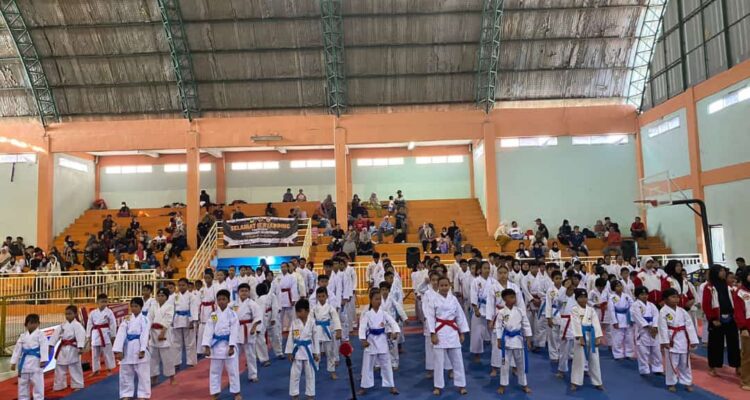 Atlet Rame Rame dan Insert Topan