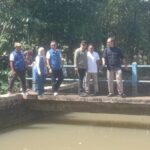 Wamendagri, Bima Arya bersama Sekda Kabupaten Bogor meninjau lokasi irigasi di Ciseeng Bogor