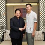 Erick Thohir bersama pemain naturalisasi