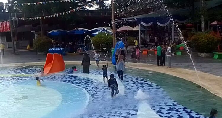 Suasana liburan di The Jungle Waterpark Kota Bogor