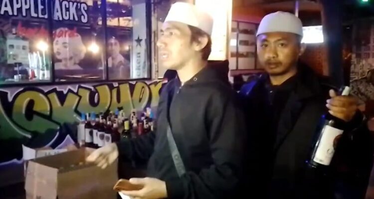 DPW FPI kota Bogor, lantaran lokasi tersebut masih menjual minuman keras.