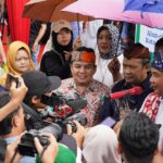 Ketua DPRD Adityawarman bersama insan Pers