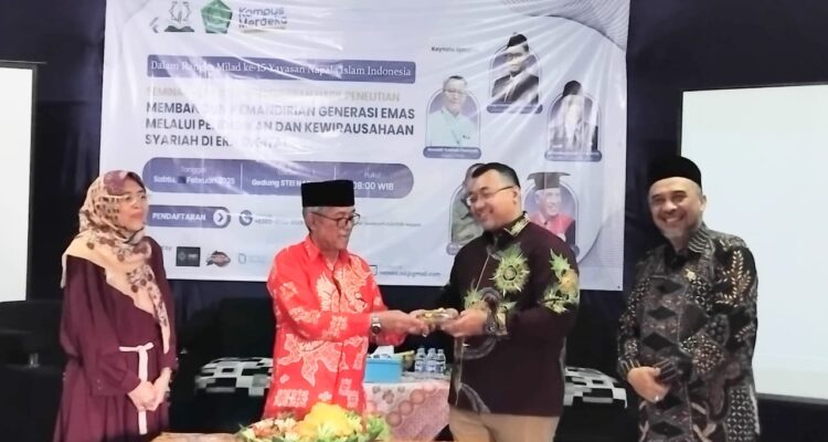 . Kemendikdasmen menyebut, data per Juni 2024 menunjukkan sebanyak 4 juta anak Indonesia rentang usia 23-30 tahun terlibat judol dengan nilai transaksi Rp327 triliun.