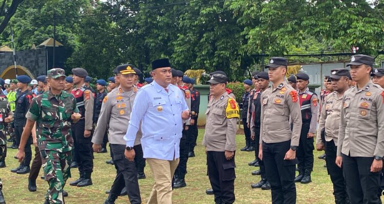 Bupati Bogor dan Kapolres Bogor mengecek kesiapan personel untuk pengamanan lebaran (Foto/Echa Nur Maulida)