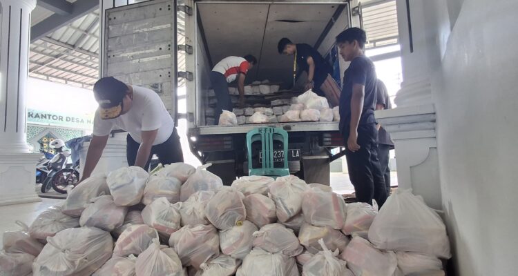 PPLI bagikan sembako pada warga nambo Bogor