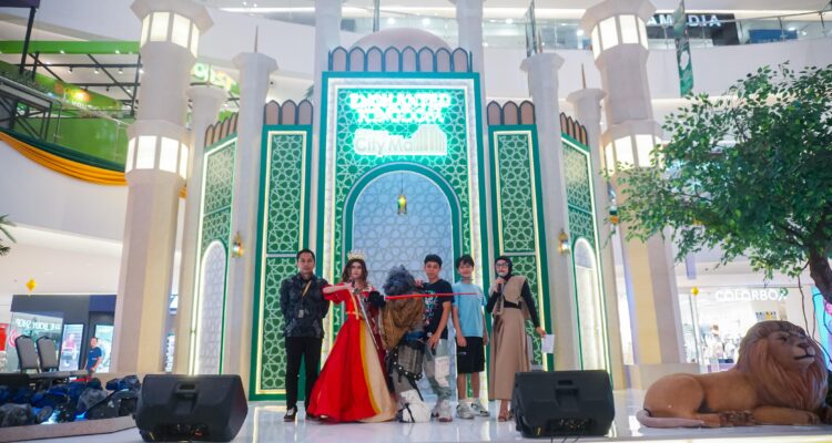 Cibinong City Mall menghadirkan suasana penuh kehangatan dengan dekorasi meriah serta rangkaian acara spesial bertajuk “Enchanted Kingdom