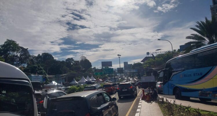 Situasi lalu lintas di simpang gadog pada pagi tadi Sabtu (05 April 2025)