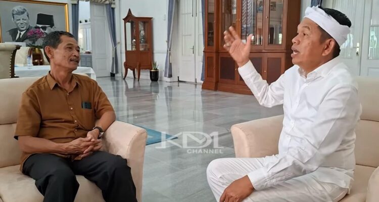 Anggota KKSU, Nandar bersama Gubernur Jawa Barat, Dedi Mulyadi