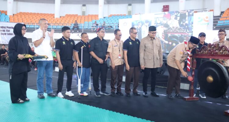 Ketua DPRD Kabupaten Bogor, Sastra Winara saat menghadiri gelaran pencak silat