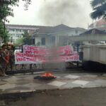 Situasi demontrasi di Balai Kota Bogor oleh AMBB pada Kamis 17 April 2025