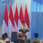 Presiden Prabowo Subianto saat memberikan sambutan SDN Cimahpar 5 Kota Bogor dalam memperingati Hardiknas 2025