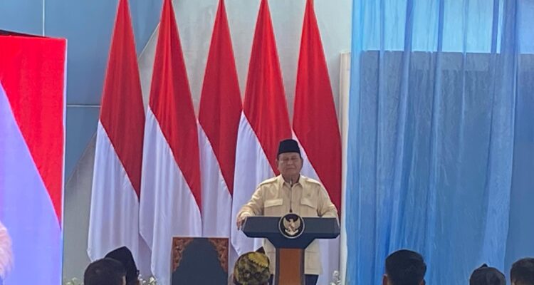Presiden Prabowo Subianto saat memberikan sambutan SDN Cimahpar 5 Kota Bogor dalam memperingati Hardiknas 2025