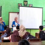 Mahasiswa Program Studi Ilmu Komunikasi Universitas Bina Sarana Informatika (UBSI) melaksanakan kegiatan Pengabdian kepada Masyarakat (PkM) di SDN Leuwinutug 03, Kabupaten Bogor.