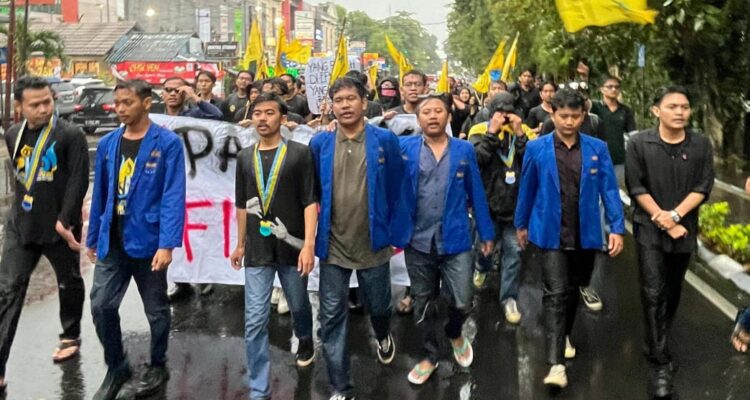 PMII Kota Bogor saat melakukan aksi unjuk rasa