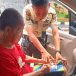 Security Bank BRI saat memberikan pelayanan ke nasabah