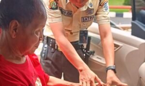 Security Bank BRI saat memberikan pelayanan ke nasabah Security Bank BRI saat memberikan pelayanan ke nasabah