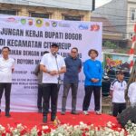 Bupati Bogor, Rudy Susmanto saat menghadiri Bulan Bakti Gotong Royong Masyarakat (BBGRM) XXII secara serentak di 40 kecamatan Kamis, 22 Mei 2025.