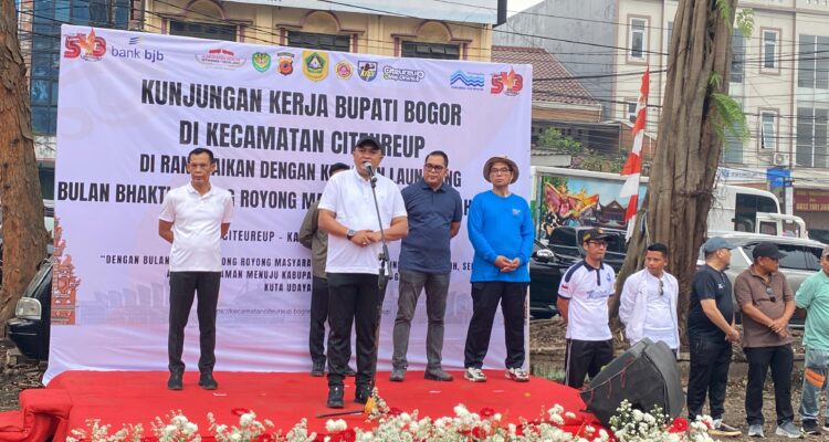Bupati Bogor, Rudy Susmanto saat menghadiri Bulan Bakti Gotong Royong Masyarakat (BBGRM) XXII secara serentak di 40 kecamatan Kamis, 22 Mei 2025.