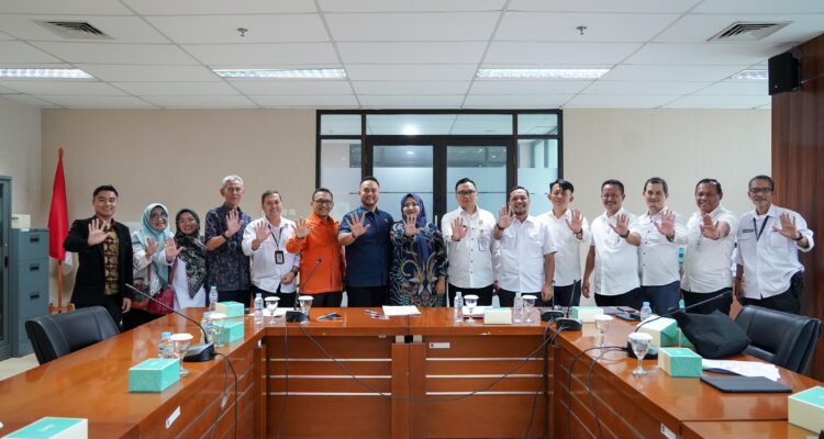 Foto Bersama DPRD Kota Bogor dan Pemerintah saat membahas rapat finalisasi perda narkoba