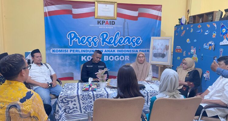 Wakil Wali kota bogor bersama Ketua KPAID, Dede Siti Aminah