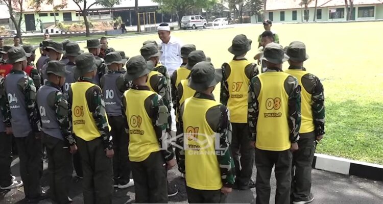 Tangkapan layar Dedi Mulyadi saat berada di barak militer