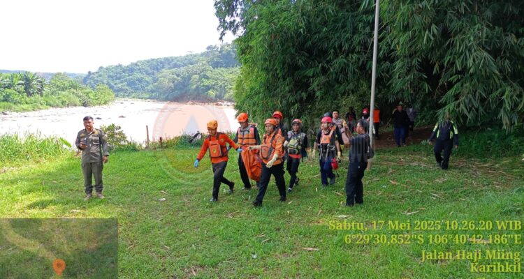 BPBD Kabupaten Bogor evakuasoi anak warga ciomas yang terseret arus