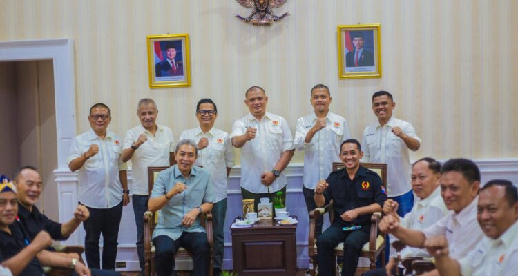 Foto bersama jajaran Kota Bogor dan Wali Kota Bogor, Dedie A Rachim