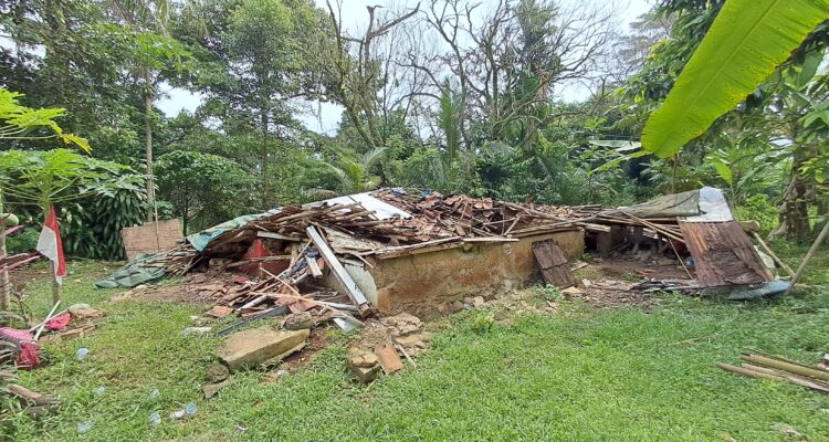 Kondisi rumah di Rancabungur Bogor yang telah roboh