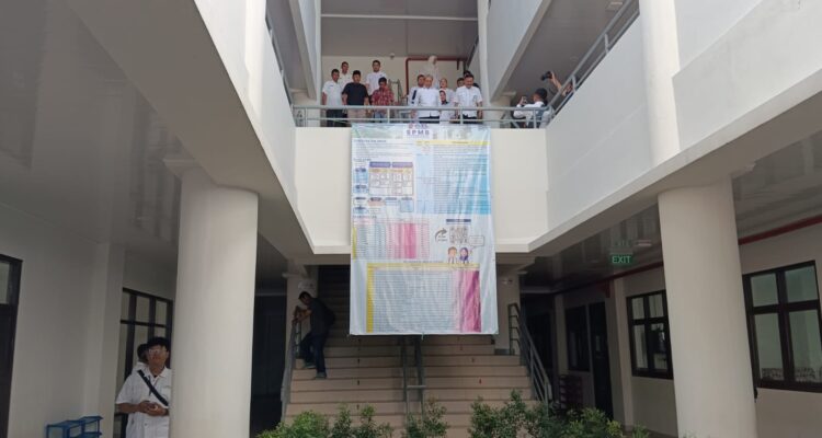 Wali Kota Bogor saat meninjau SMPN Kota Bogor