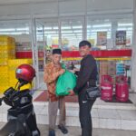 KPP Bogor memberikan bantuan kepada bapak-bapak dalam program Nyaah Ka Bapak