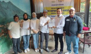 Muhammad Al Farissy, Wakil Ketua Umum Himpunan Pengusaha Muda Indonesia (HIPMI) Kota Bogor, resmi mengembalikan formulir pendaftaran sebagai calon ketua umum (Caketum) HIPMI Kota Bogor.