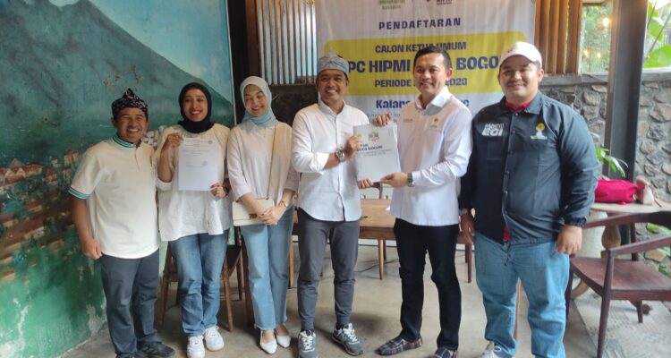 Muhammad Al Farissy, Wakil Ketua Umum Himpunan Pengusaha Muda Indonesia (HIPMI) Kota Bogor, resmi mengembalikan formulir pendaftaran sebagai calon ketua umum (Caketum) HIPMI Kota Bogor.