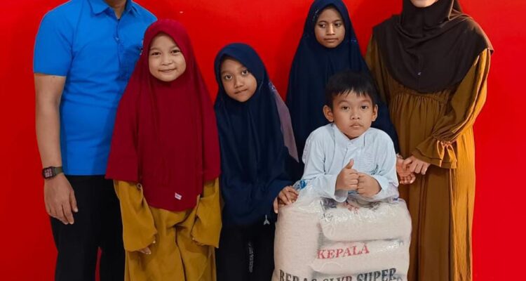 BRI Cabang Pasar Minggu turut serta mengadakan program Jumat Berkah