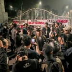 Puluhan warga dan mahasiswa dari Kecamatan Rumpin dan Ciseeng melakukan aksi demonstrasi bertajuk “Longmarch”