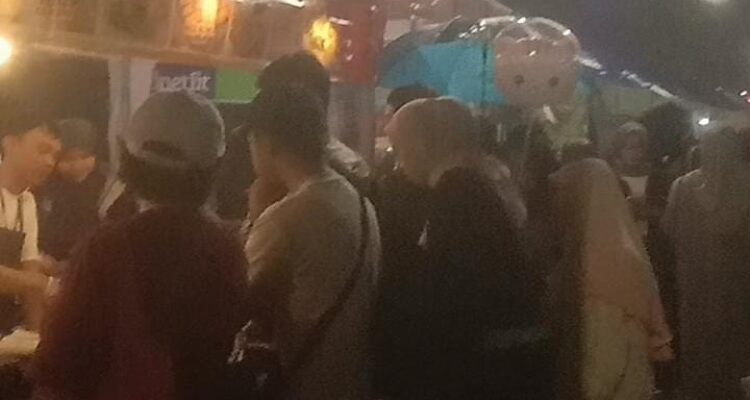 Suasana kulineran malam di Jalan Suryakencana Bogor dalam rangka hari jadi bogor ke 543 dengan tema Bogor Suka-Suka