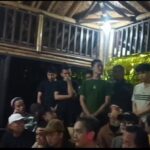 75 pria diamankan aparat kepolisian dalam penggerebekan pesta seks sesama jenis yang berlangsung di sebuah vila di kawasan Puncak, Desa Megamendung, Kecamatan Megamendung, Kabupaten Bogor.