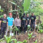 Wakil Walikota Bogor, Jenal Mutaqin saat penanaman pohon bersama KPP dan Polresta Bogor Kota