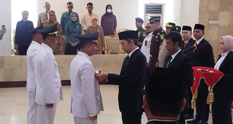 Wali Kota Bogor, Dedie A Rachim saat melantik pejabat di lingkungan Pemerintah Kota Bogor