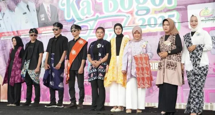 Fashion Show Batik Kemang Meriahkan Kabogorfest 2025