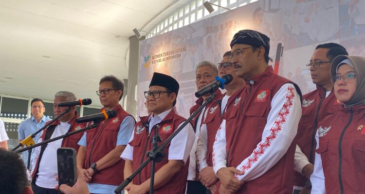 Mensos bersama Muhaimin Iskandar saat membuka Sekolah Rakyat di Sentra Terpadu Inten Soeweno, Kabupaten Bogor, Foto/Echa Nur Maulida