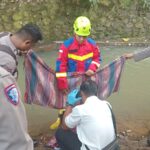 Evakuasi penemuan bayi oleh damkar Kota Bogor bersama polisi, Foto/Istimewa