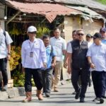 Sekda Kota Bogor saat meninjau lokasi pelebaran jalan di seputaran pasar Jambu Dua, foto/Diskominfo Kota Bogor