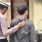 Seorang pengendara motor yang melawan arus nyaris menabrak petugas kepolisian saat hendak diberhentikan dalam operasi patuh lodaya 2025, foto/Istimewa