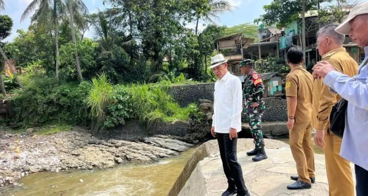 Jaro Ade saat meninjau irishasi di Nanggung Bogor, Foto/Istimewa