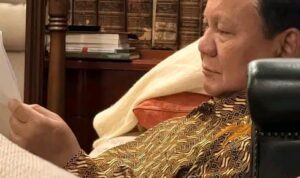 Presiden Republik Indonesia, Prabowo Subianto saat membaca surat dari anak anak sekolah rakyat, foto/Tiktok Tumgrd