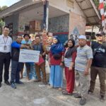 BRI Dewi Sartika Bogor saat memberikan bantuan becana ke wilayah Cisarua, Bogor, Foto/Istimewa